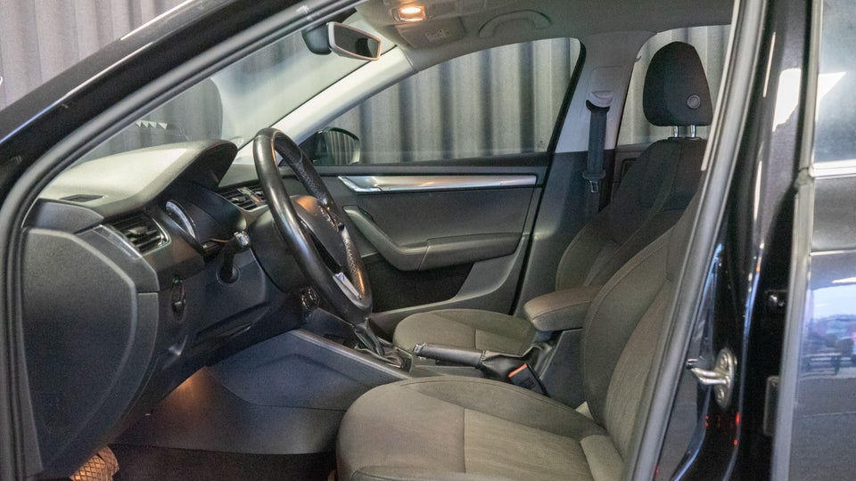 Skoda Octavia 1,6 TDi 115 Style Combi DSG 5d