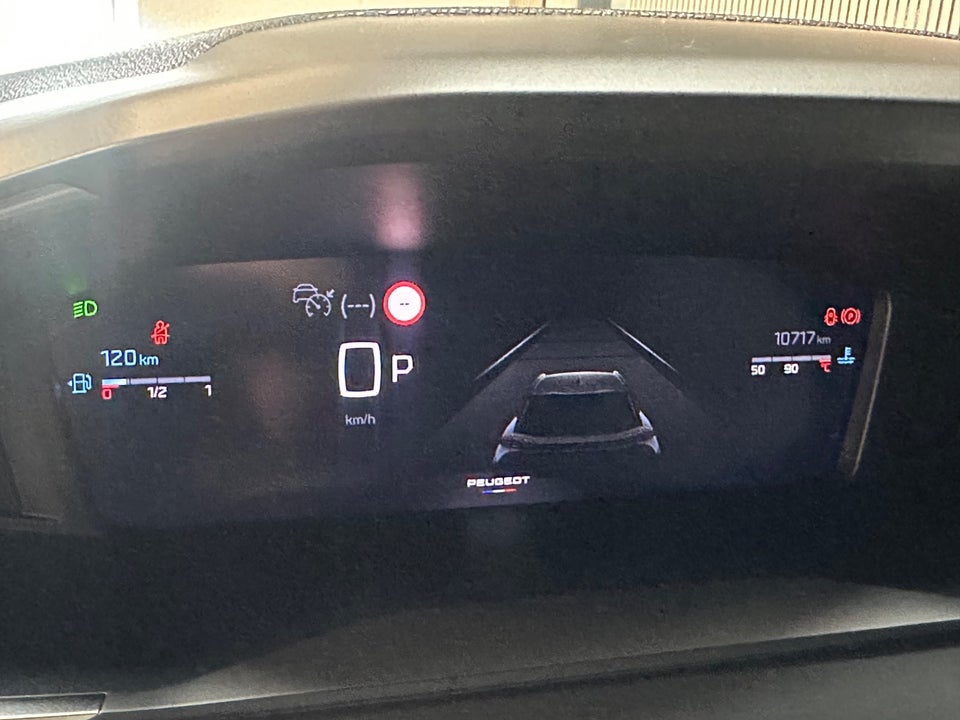 Peugeot 2008 1,2 PureTech 130 First Selection EAT8 5d