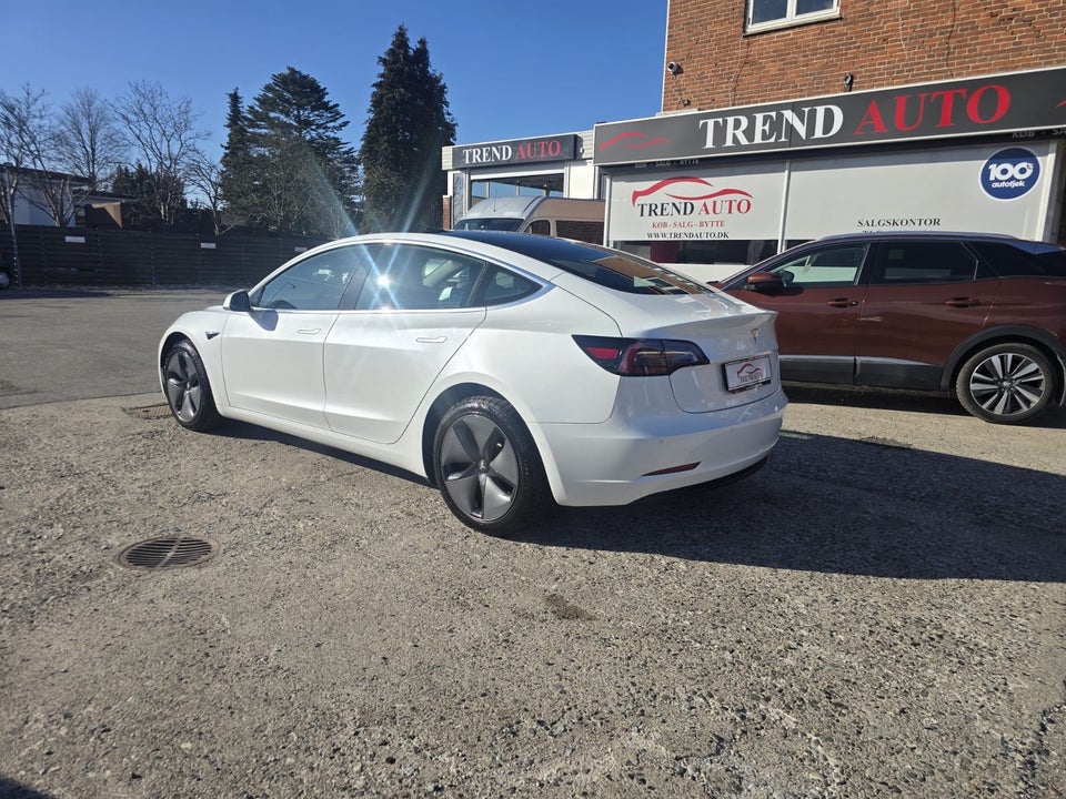 Tesla Model 3 Standard Range+ RWD 4d