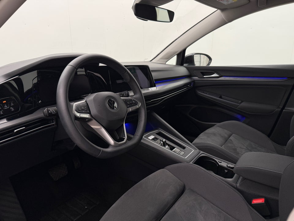 VW Golf VIII 1,4 eHybrid DSG 5d