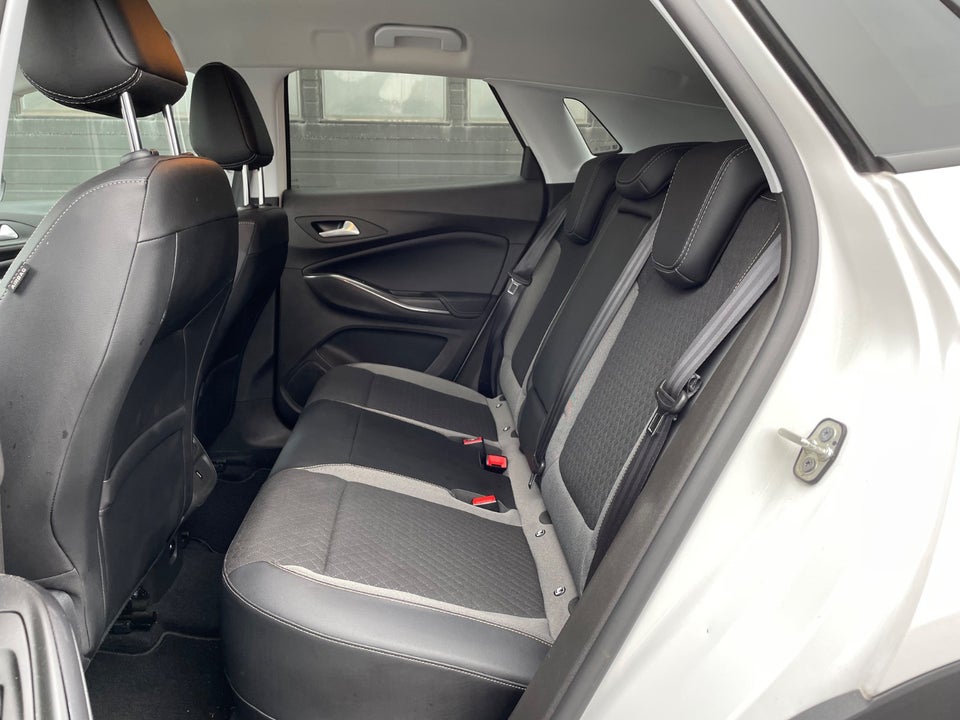 Opel Grandland X 1,6 Hybrid4 Ultimate aut. 5d