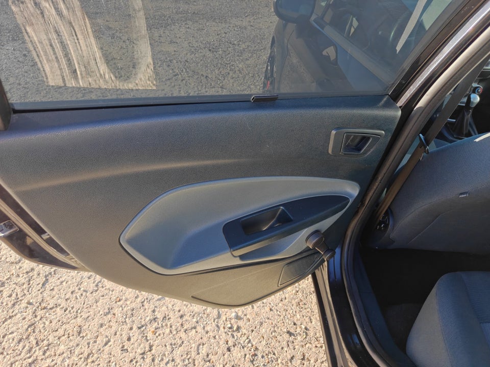 Ford Fiesta 1,4 TDCi 70 Titanium 5d