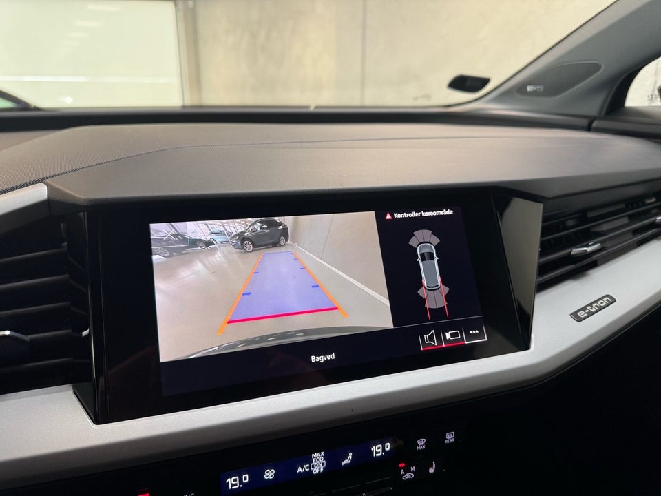 Audi Q4 e-tron 40 S-line 5d