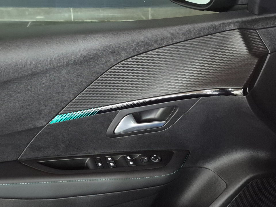 Peugeot 208 1,2 PureTech 100 Allure Sky EAT8 5d
