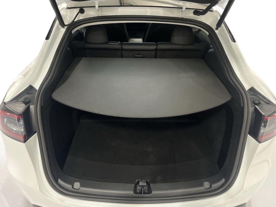 Tesla Model Y Long Range AWD 5d