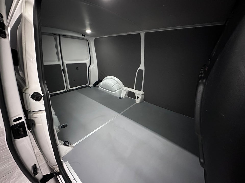 VW Transporter 2,0 TDi 150 Kassevogn DSG lang