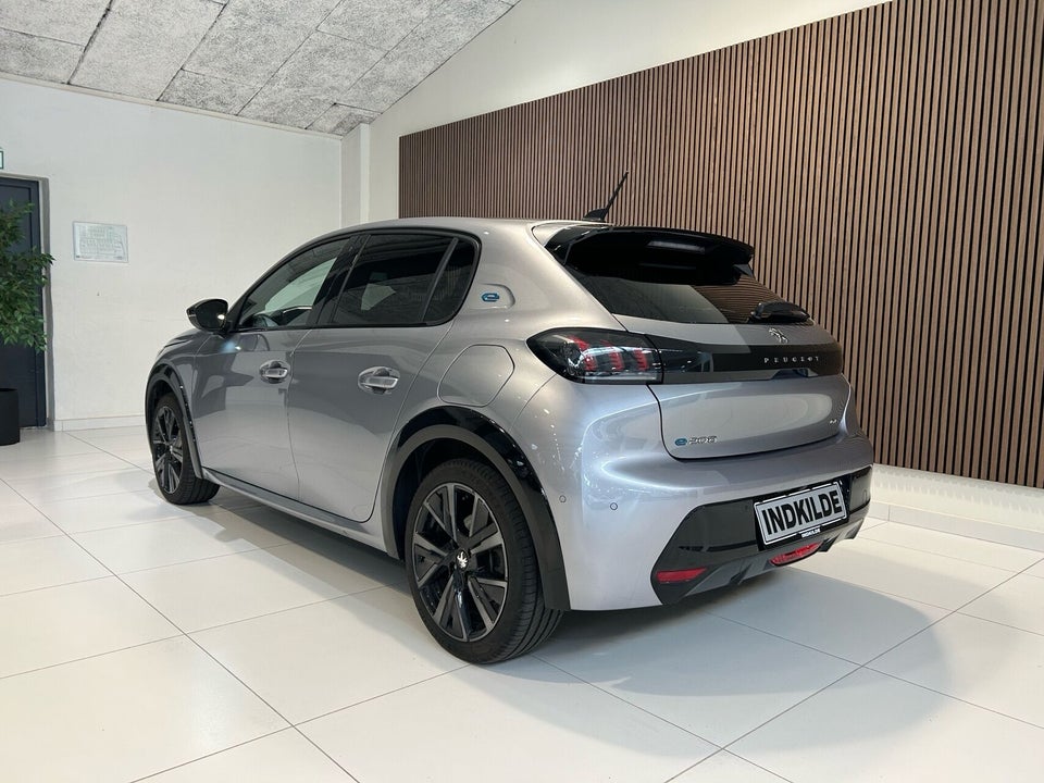 Peugeot e-208 50 GT 5d