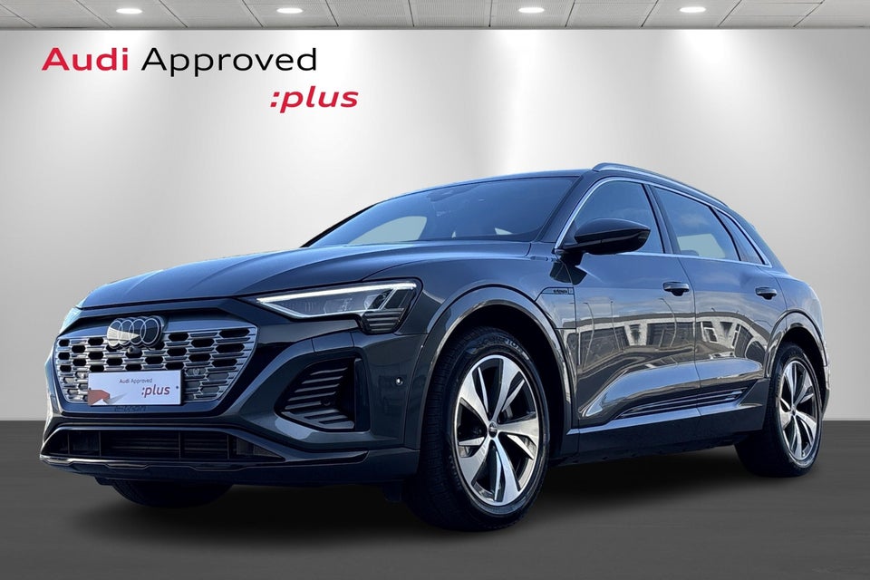 Audi Q8 e-tron 55 S-line quattro 5d