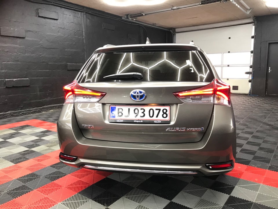 Toyota Auris 1,8 Hybrid H2 Style Touring Sports CVT 5d