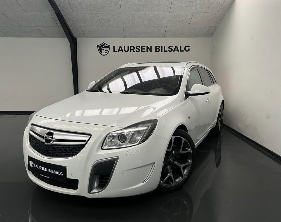 Opel Insignia 2,8 OPC Sports Tourer 4x4 5d