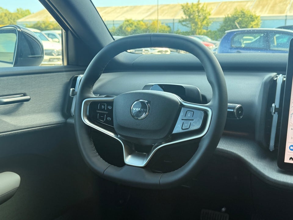 Volvo EX30 Extended Range Plus 5d