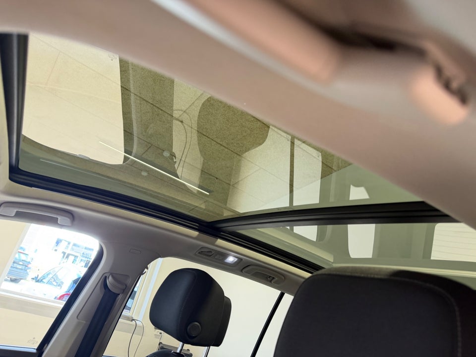 VW Touran 1,6 TDi 110 Highline DSG 7prs 5d