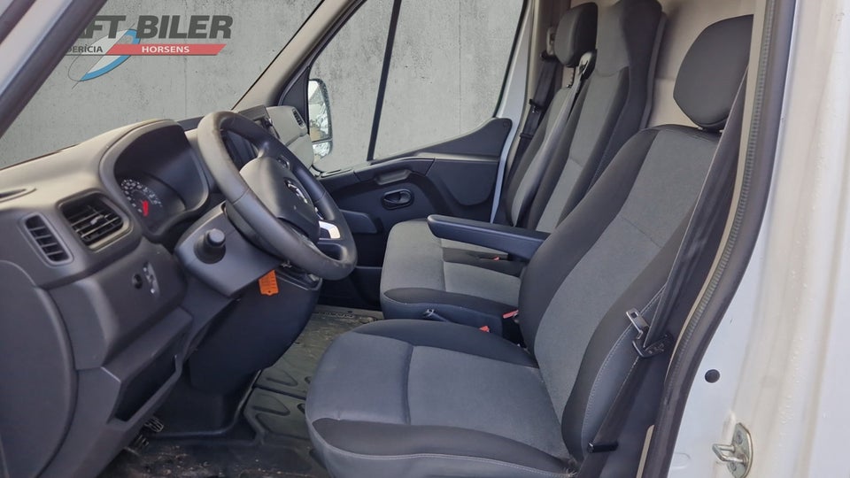 Renault Master IV T33 2,3 dCi 150 L2H2 Kassevogn