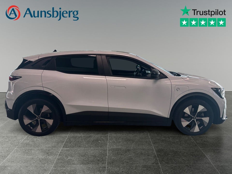 Renault Megane E-Tech 40 Equilibre 5d