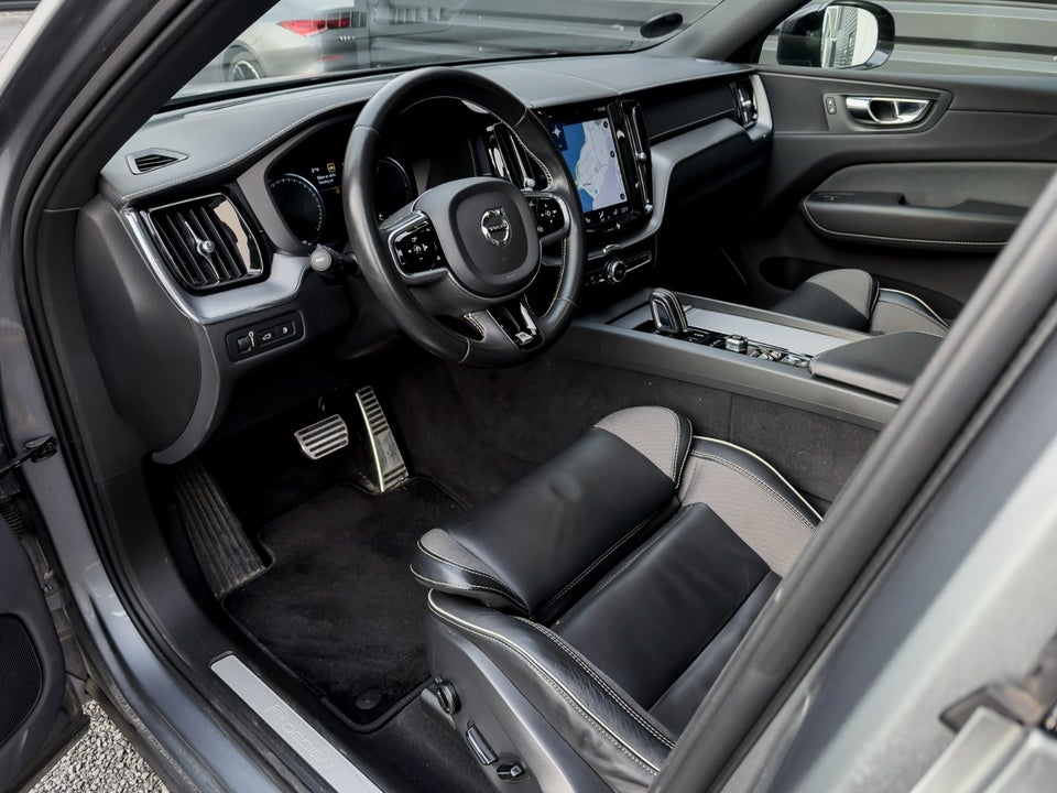 Volvo XC60 2,0 T8 390 R-Design aut. AWD 5d