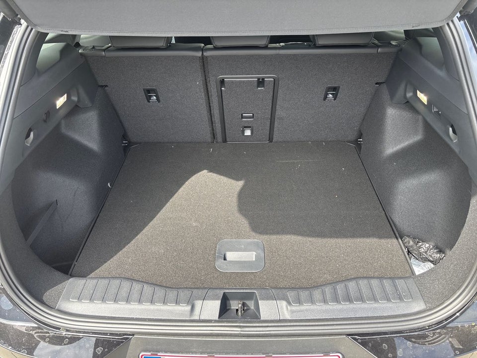Ford Explorer 77 Premium Extended Range 5d