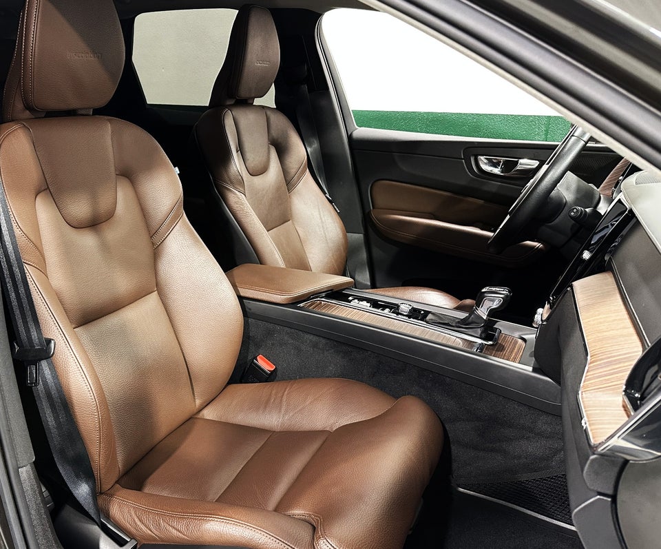 Volvo XC60 2,0 T5 250 Inscription aut. 5d
