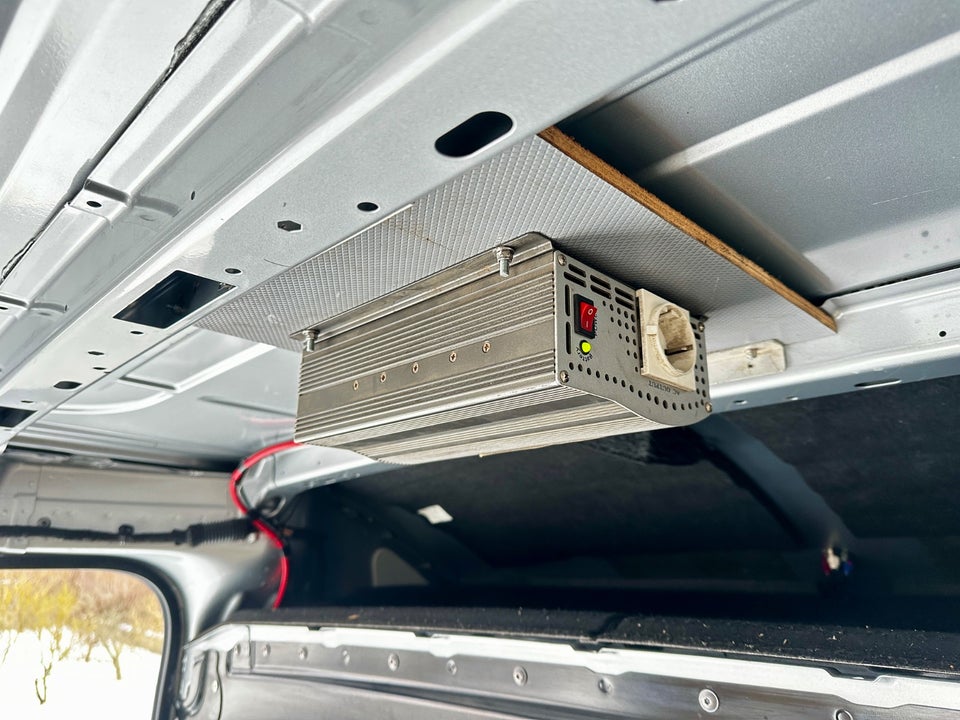 VW Crafter 35 2,0 TDi 177 Kassevogn L3H3 aut.