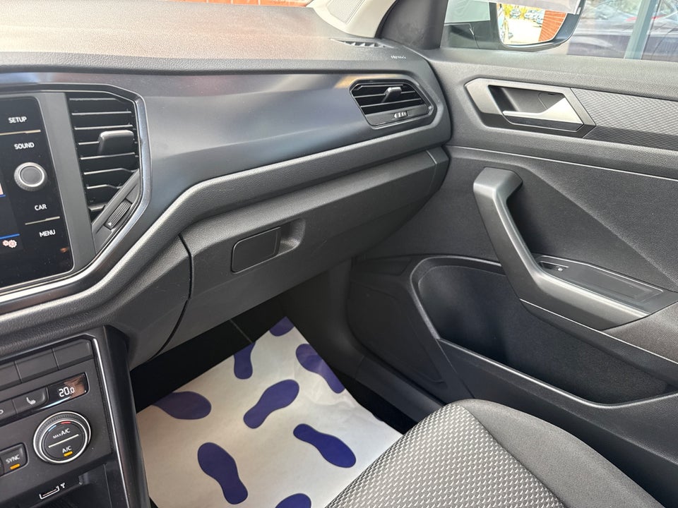 VW T-Roc 1,0 TSi 115 City 5d