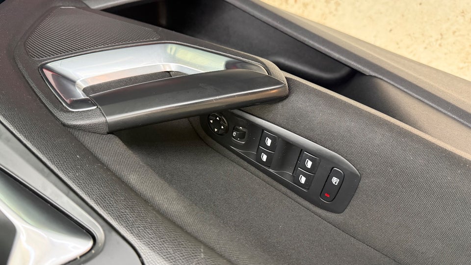 Peugeot 308 1,2 VTi 82 Active 5d