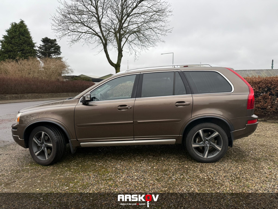 Volvo XC90 2,4 D5 200 Summum aut. AWD 5d