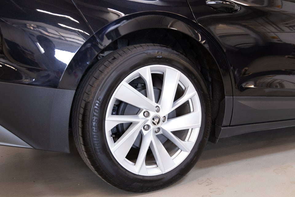 Skoda Enyaq 60 iV Loft 5d