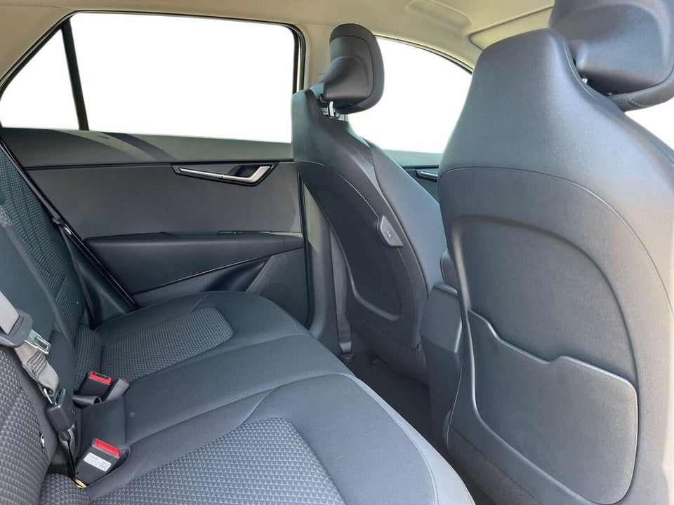 Kia Niro 64 EV Access 5d