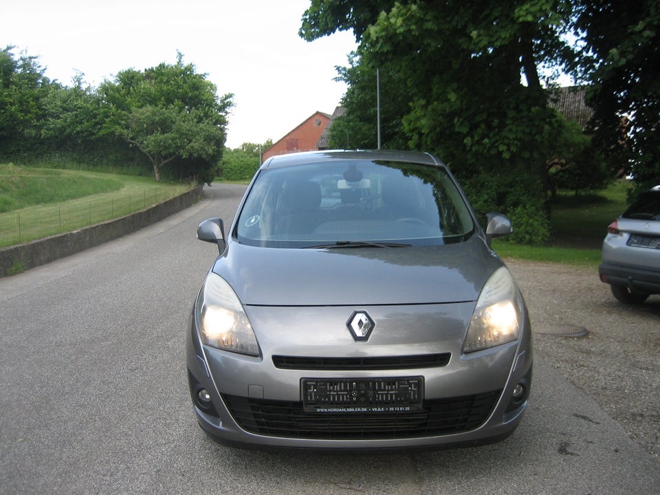 Renault Grand Scenic III 1,9 dCi 130 Dynamique 7prs 5d