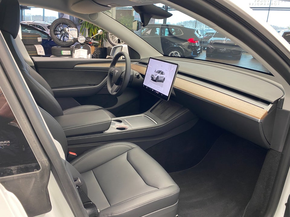 Tesla Model Y RWD 5d