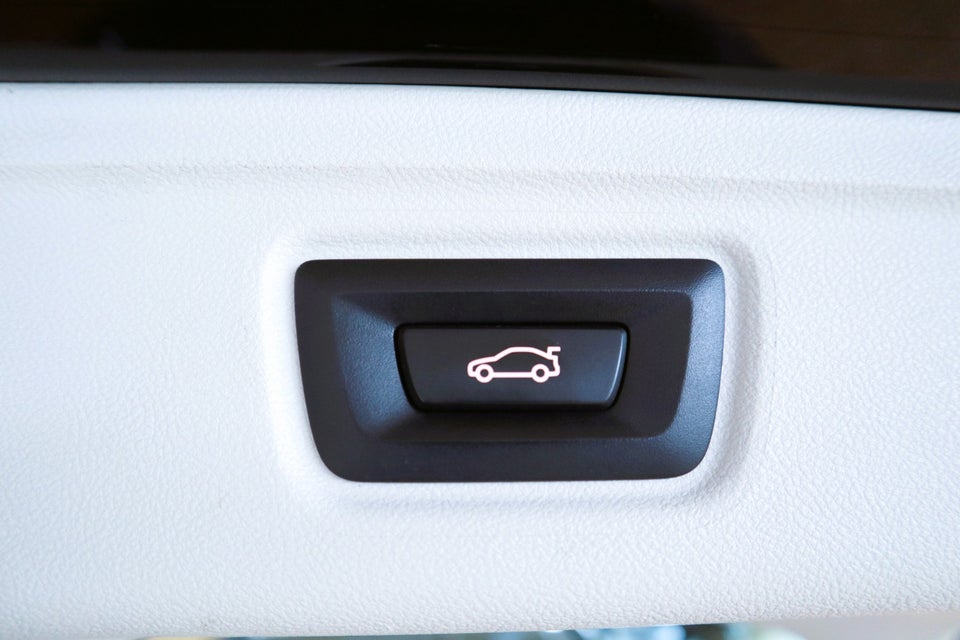 BMW 330e 2,0 Touring Sport Line aut. 5d