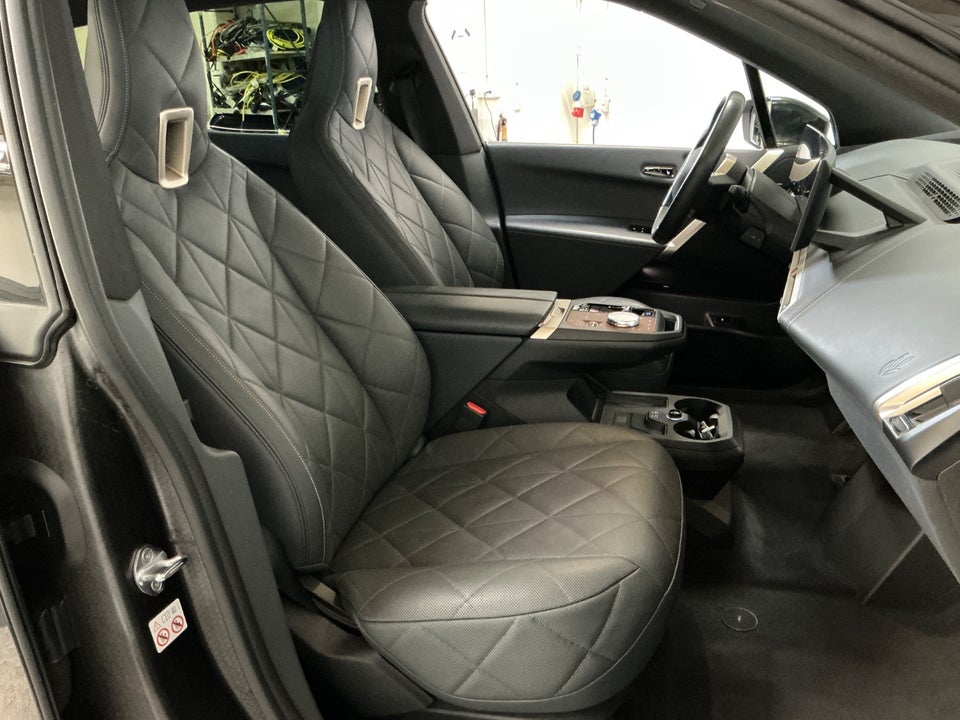 BMW iX xDrive40 Sport 5d