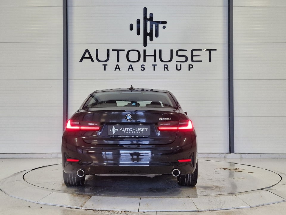 BMW 330i 2,0 Connected aut. 4d