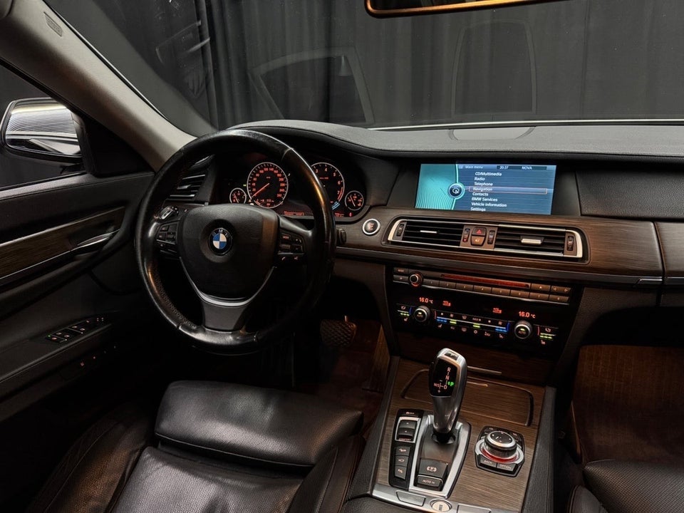 BMW 750i 4,4 xDrive Steptr. 4d