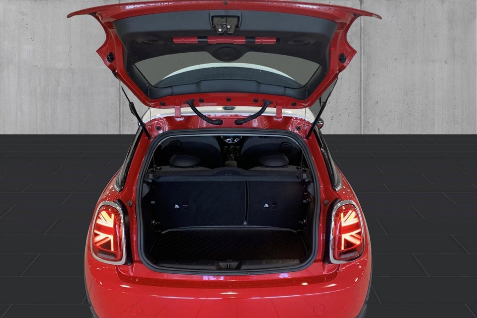 MINI Cooper SE Essential 3d