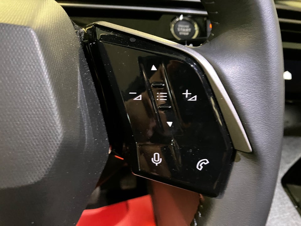 Peugeot e-5008 77 Allure 7prs 5d