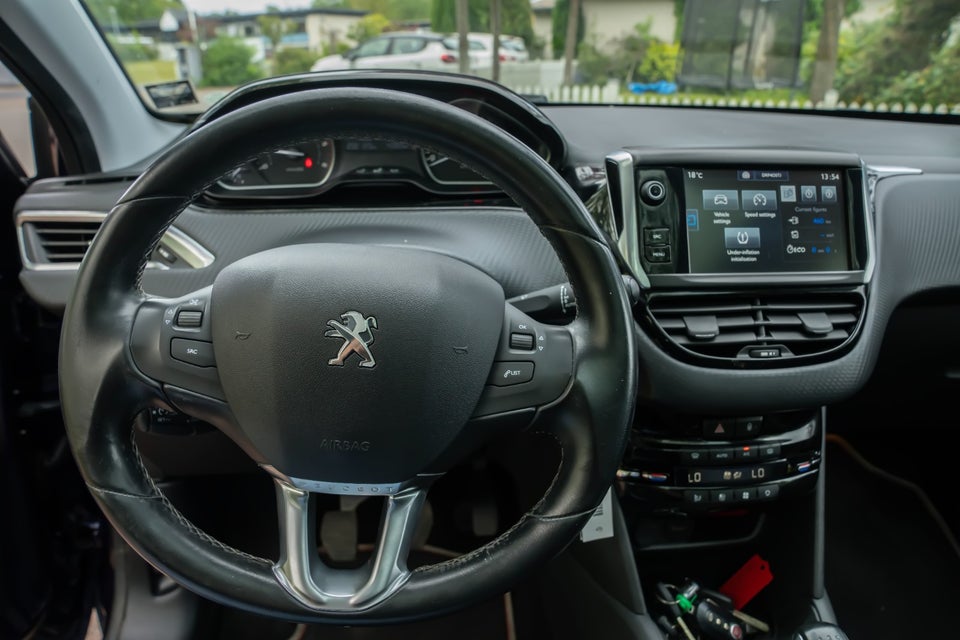 Peugeot 208 1,6 BlueHDi 100 Allure Sky 5d