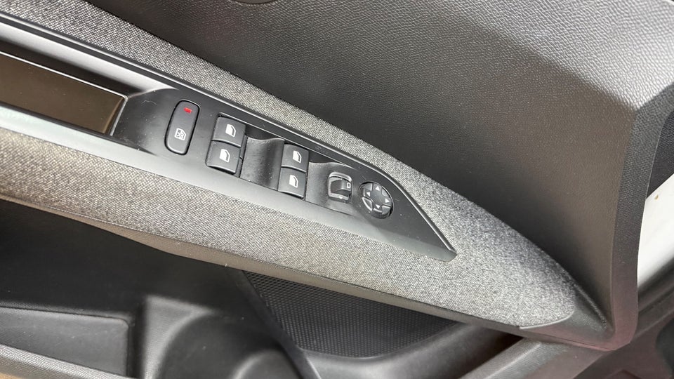 Peugeot 5008 1,2 e-THP 130 Allure 7prs 5d