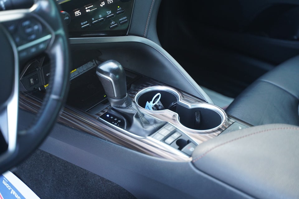 Toyota Camry 2,5 Hybrid H3 Executive CVT 4d