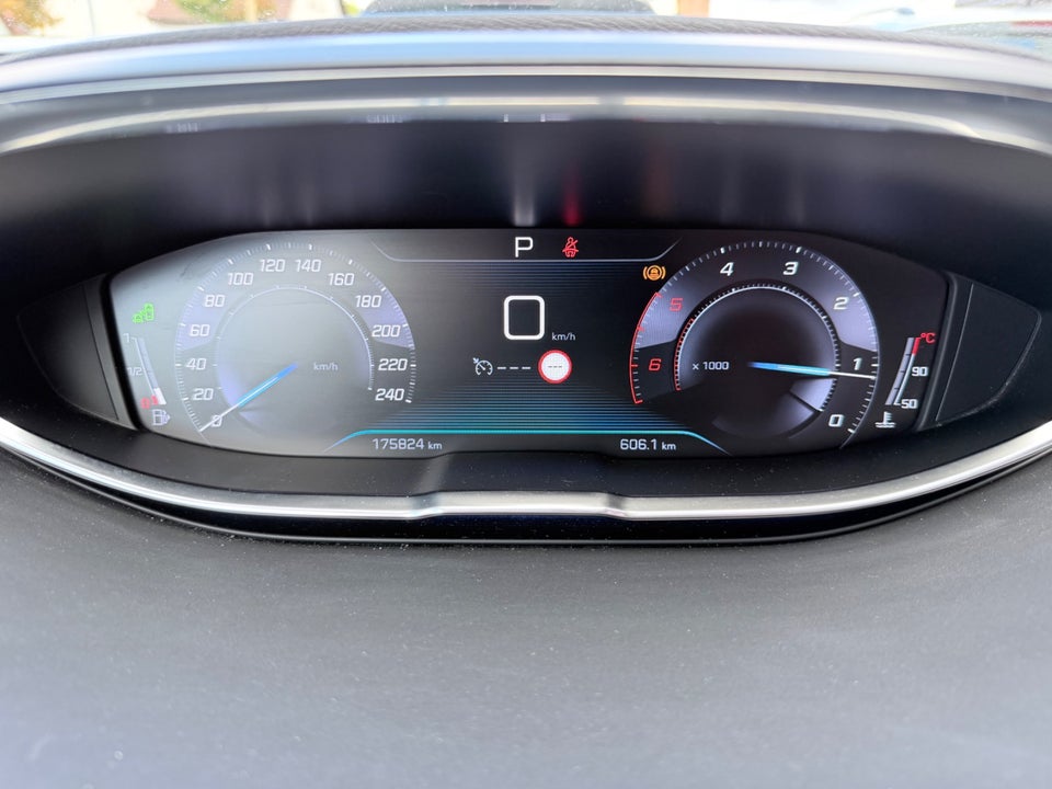 Peugeot 5008 1,5 BlueHDi 130 Allure EAT8 7prs 5d