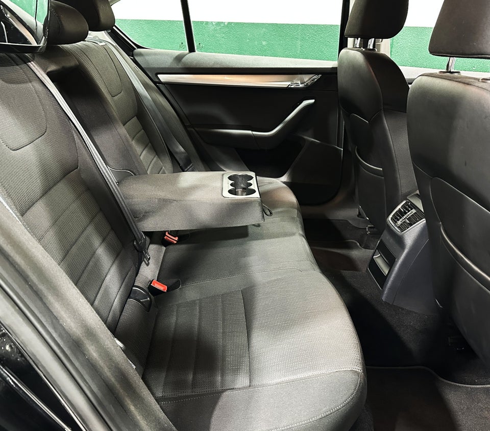 Skoda Octavia 1,6 TDi 105 Elegance 5d