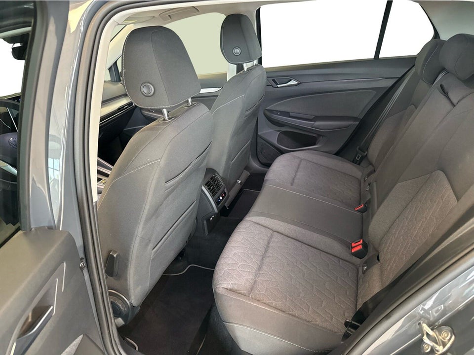 VW Golf VIII 1,5 eTSi 150 Life DSG 5d