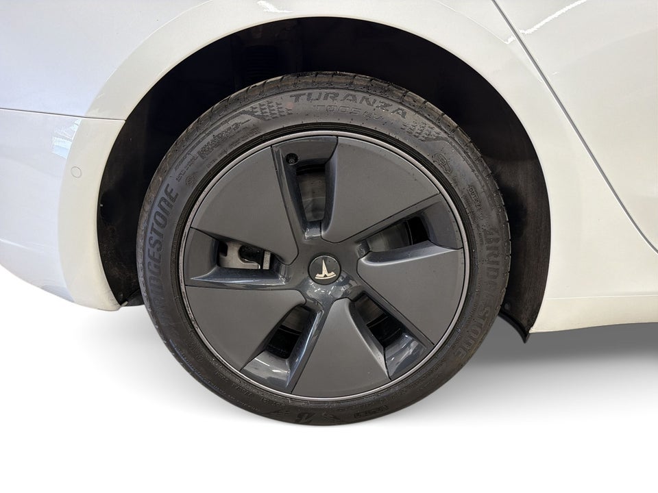 Tesla Model 3 Standard Range+ RWD 4d