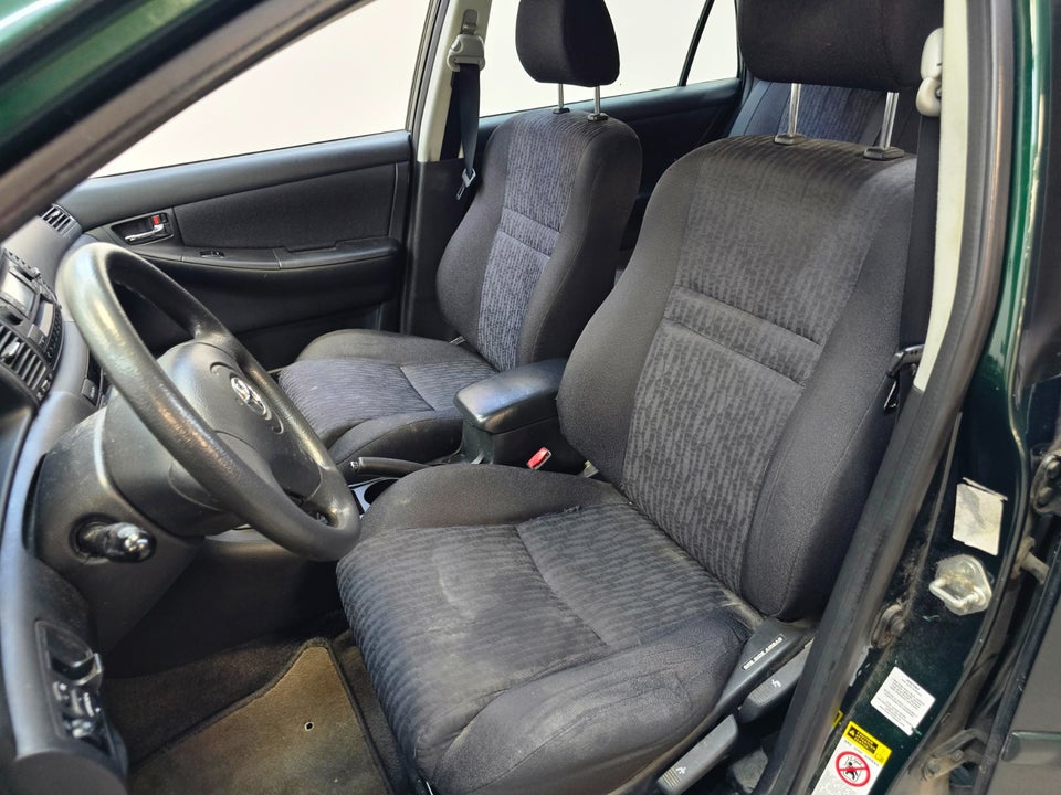 Toyota Corolla 1,6 Terra 5d