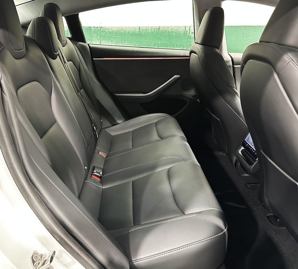 Tesla Model 3 RWD 4d