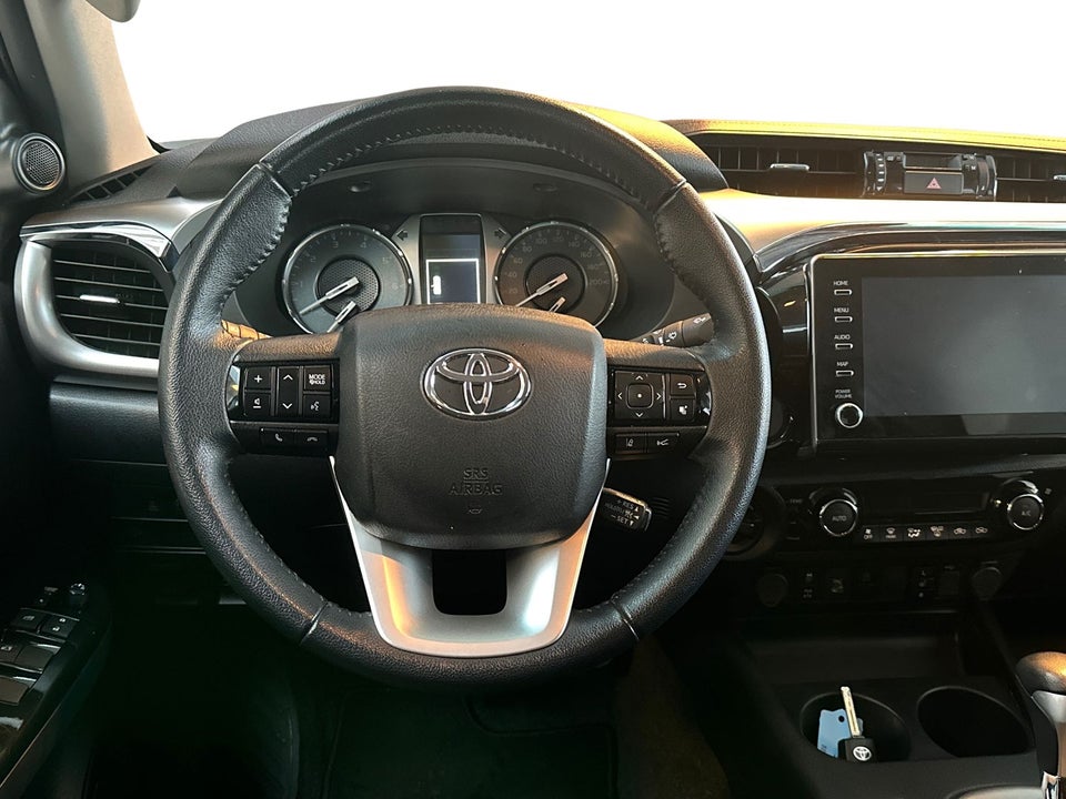Toyota HiLux 2,8 D T3 Db.Kab aut. 4d