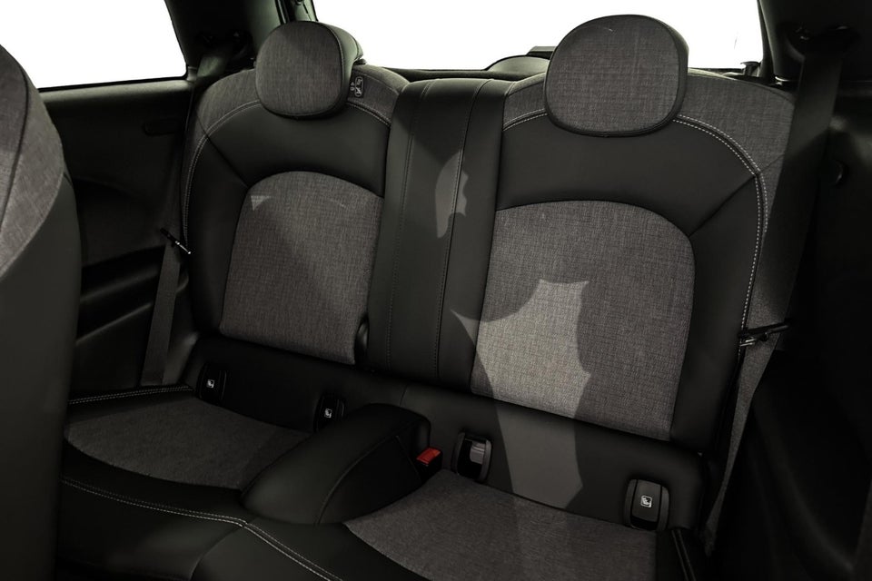 MINI Cooper SE Classic Trim 3d