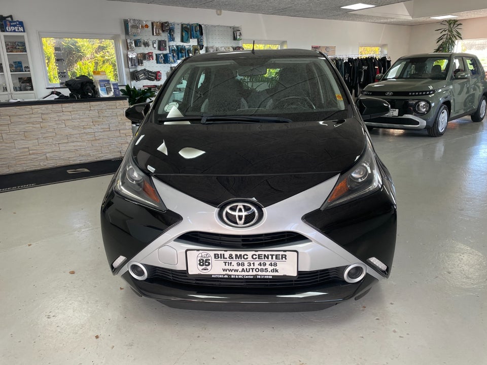 Toyota Aygo 1,0 VVT-i x-play 5d