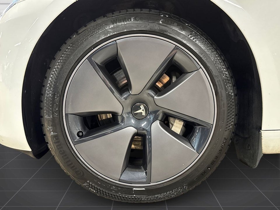 Tesla Model 3 Long Range RWD 4d