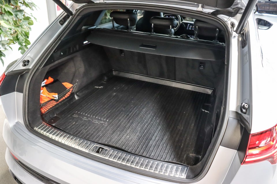 Audi e-tron 55 S-line quattro 5d