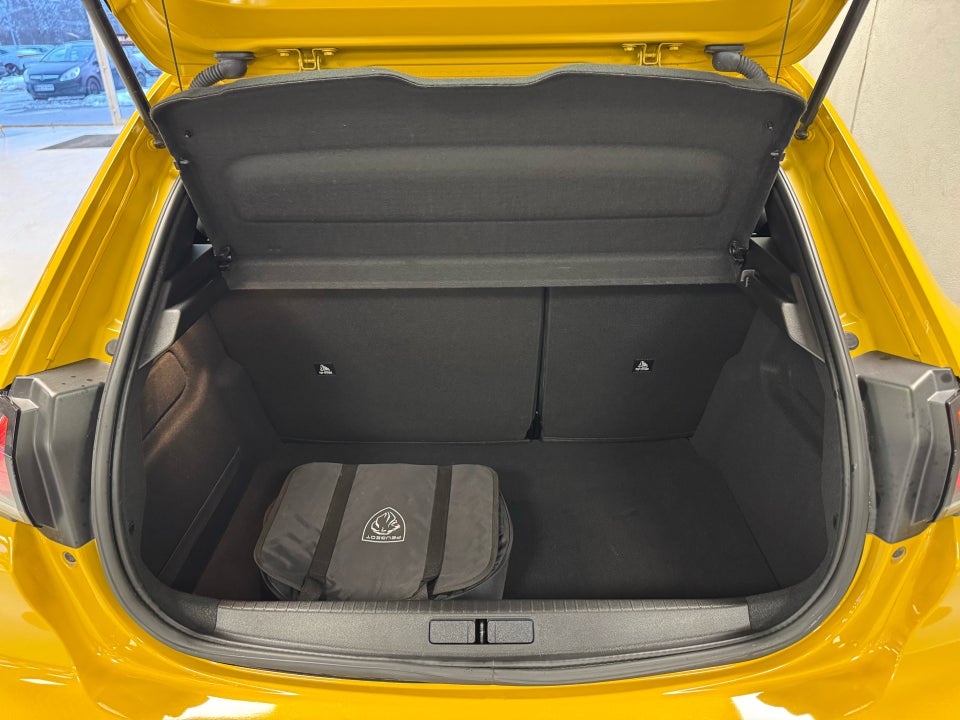 Peugeot e-208 50 Active 5d